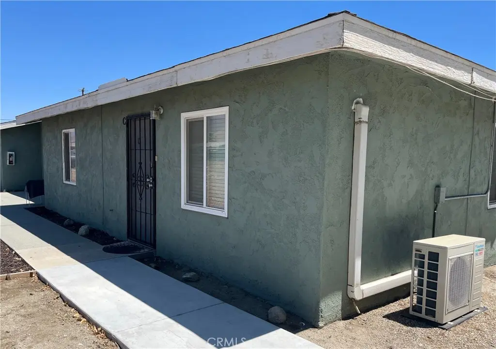 Apartment for rent at 263 N Evans Street C, Banning, CA featuring 2 beds and 1 bath