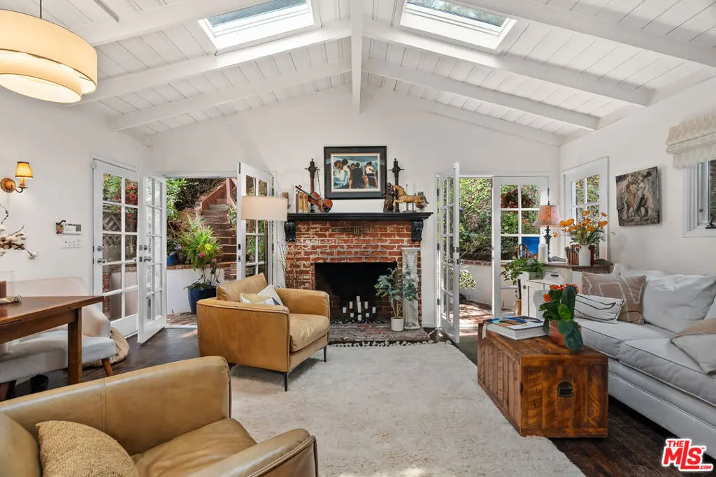 Single Family Residence for rent at 8936 Wonderland Avenue, Los Angeles, CA featuring 2 beds and 2 baths