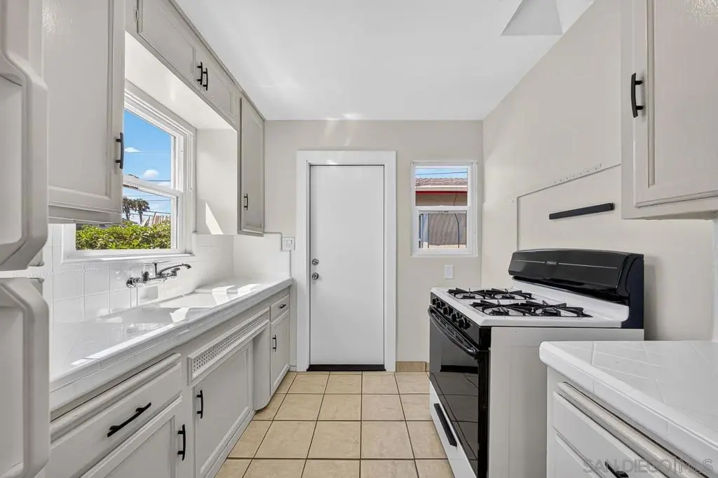 Single Family Residence for rent at 3628 Highland Ave, San Diego, CA featuring 2 beds and 1 bath