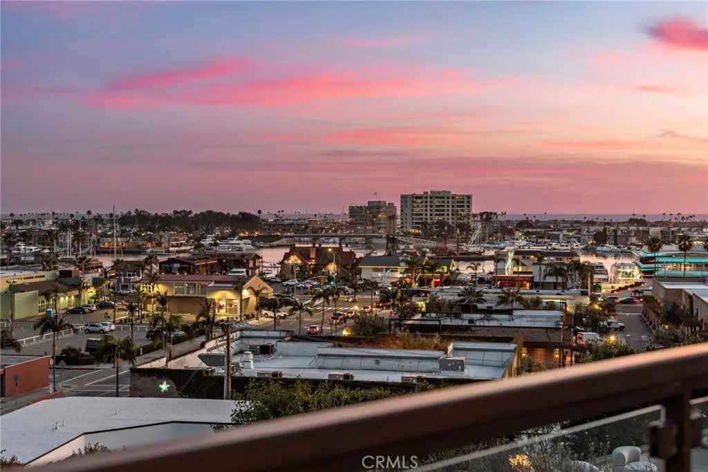 2907 Cliff Drive, Newport Beach, CA — listing photo 1