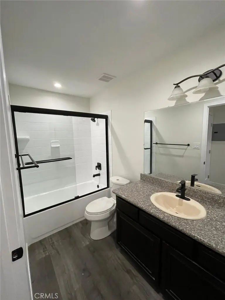 Residential Lease for rent at 5743 Klump, Los Angeles, Los Angeles County, CA and 1 bath