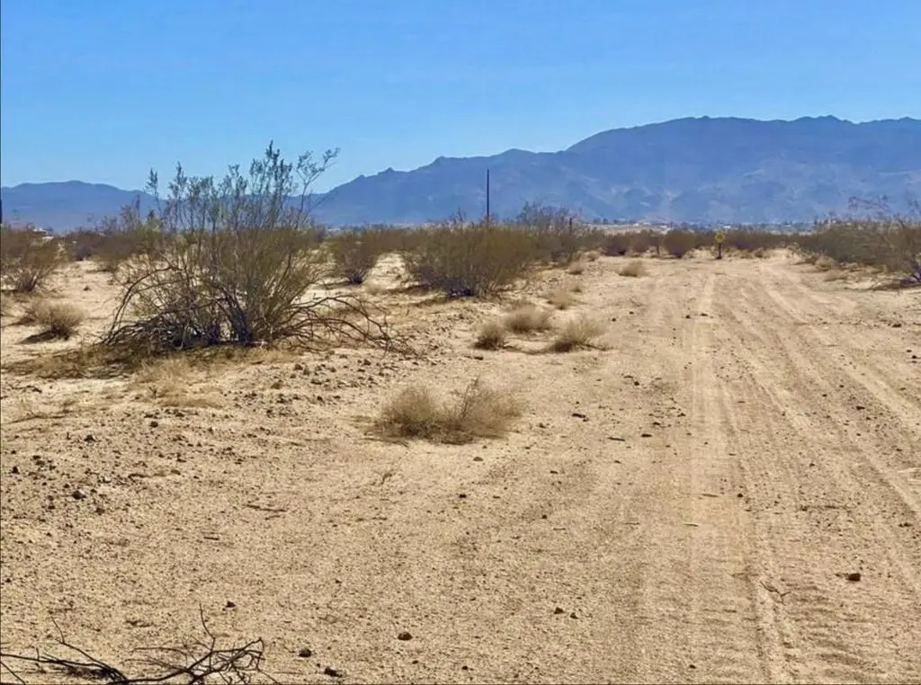 5310 Lazy Joe Avenue, 29 Palms, CA — listing photo 1