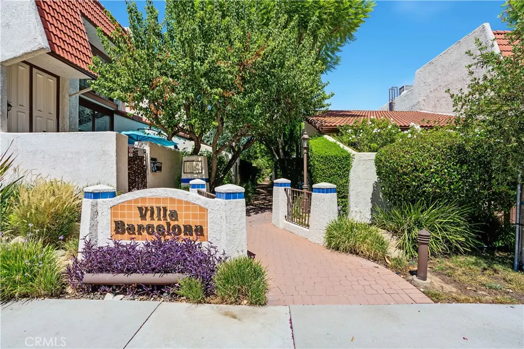22269 1/2 Erwin, Woodland Hills, CA — listing photo 1