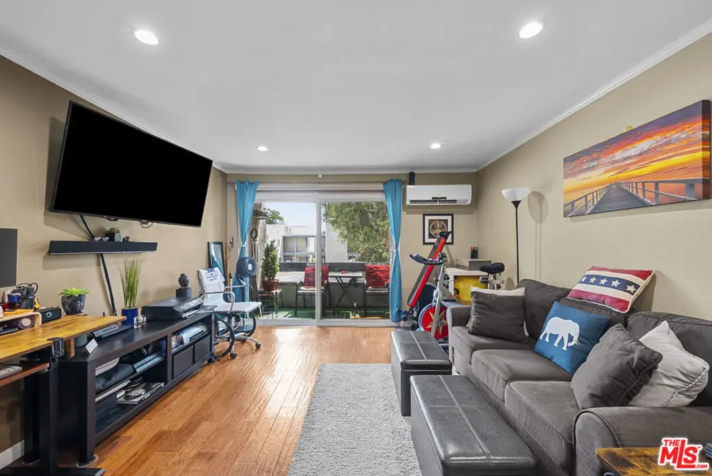 21800 Schoenborn 225, Canoga Park, CA — listing photo 1