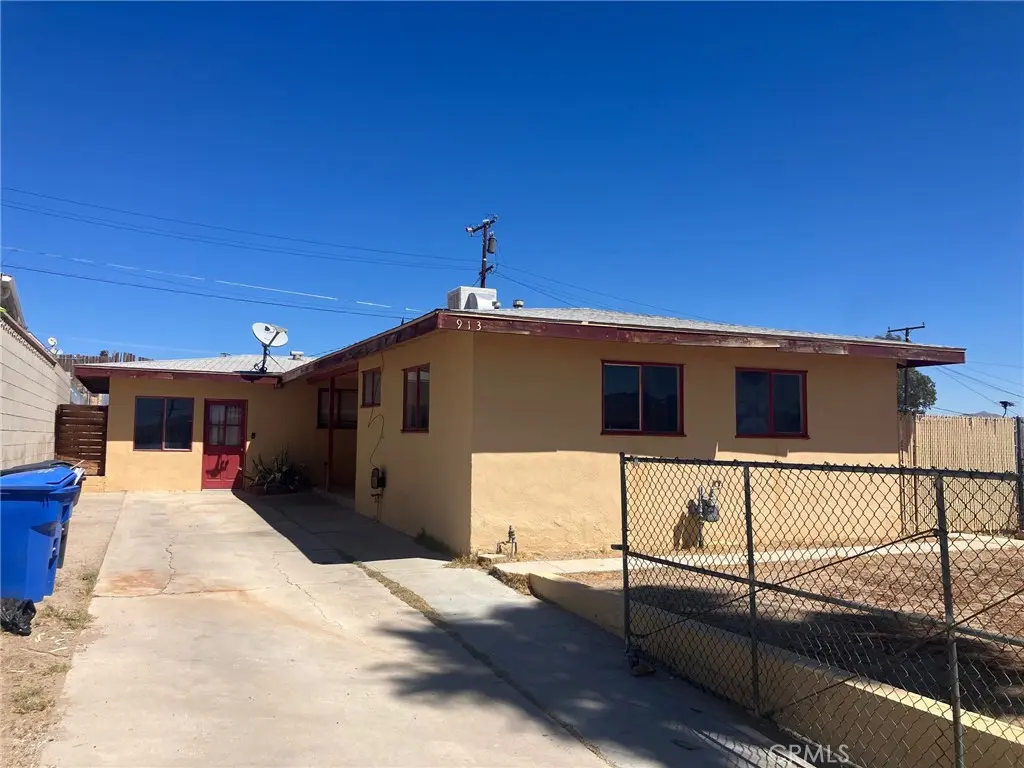 913 E Elizabeth, Barstow, CA — listing photo 1