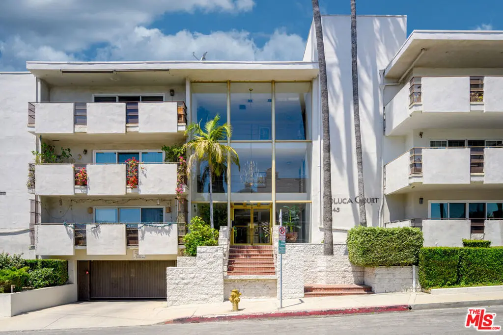4445 Cartwright Avenue 110, Toluca Lake, CA — listing photo 1