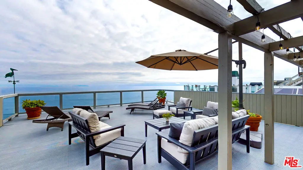 Single Family Residence for rent at 24108 Malibu Road, Malibu, CA featuring 3 beds and 4 baths