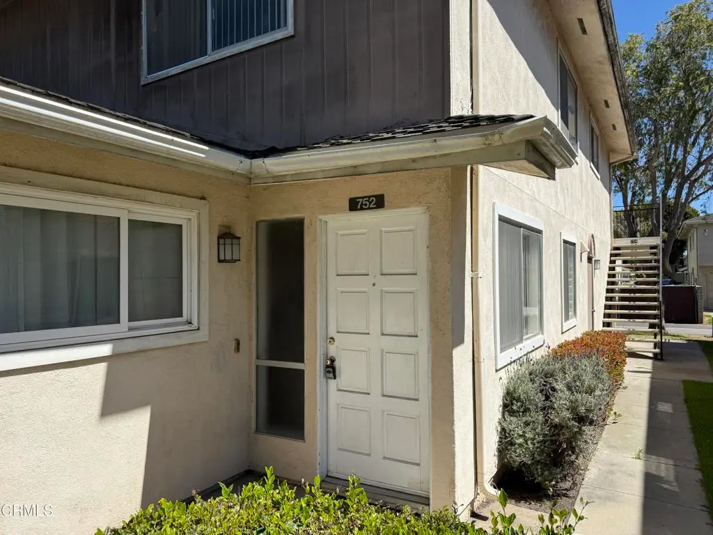Condominium for rent at 752 W Hemlock Street, Port Hueneme, CA featuring 2 beds and 1 bath