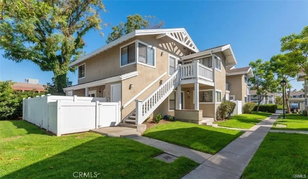 Condominium for rent at 73 Tarocco, Irvine, CA featuring 3 beds and 2 baths