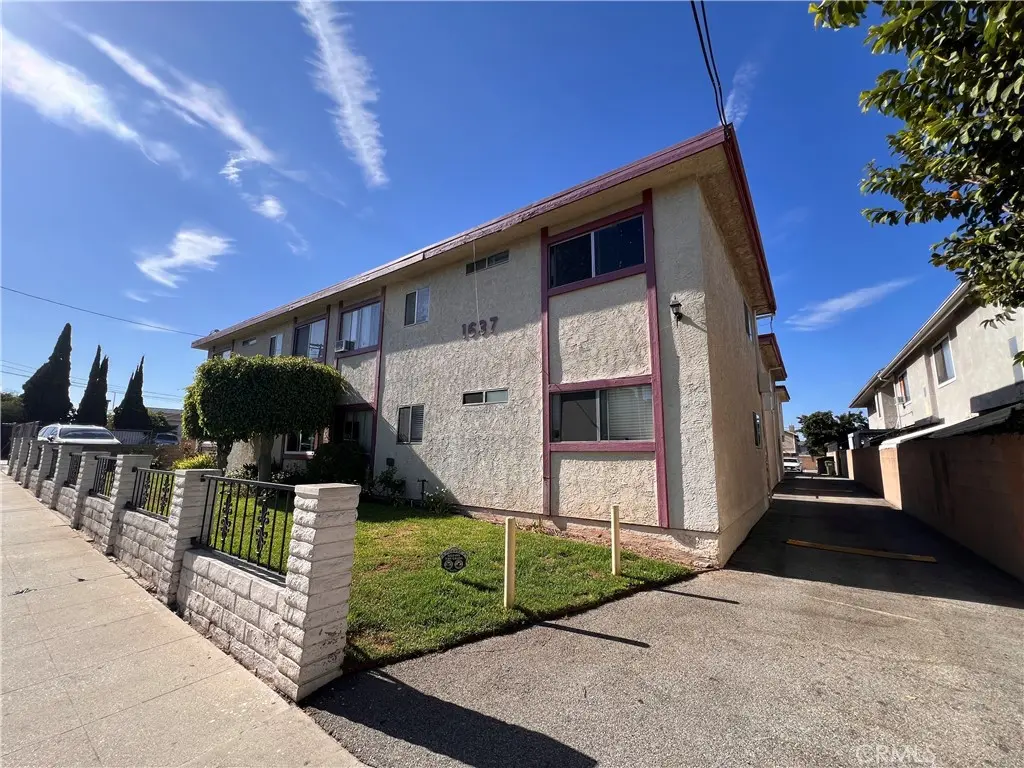 Residential Lease for rent at 1637 W 227th Street 2, Torrance, Los Angeles County, CA featuring 1 bed and 1 bath