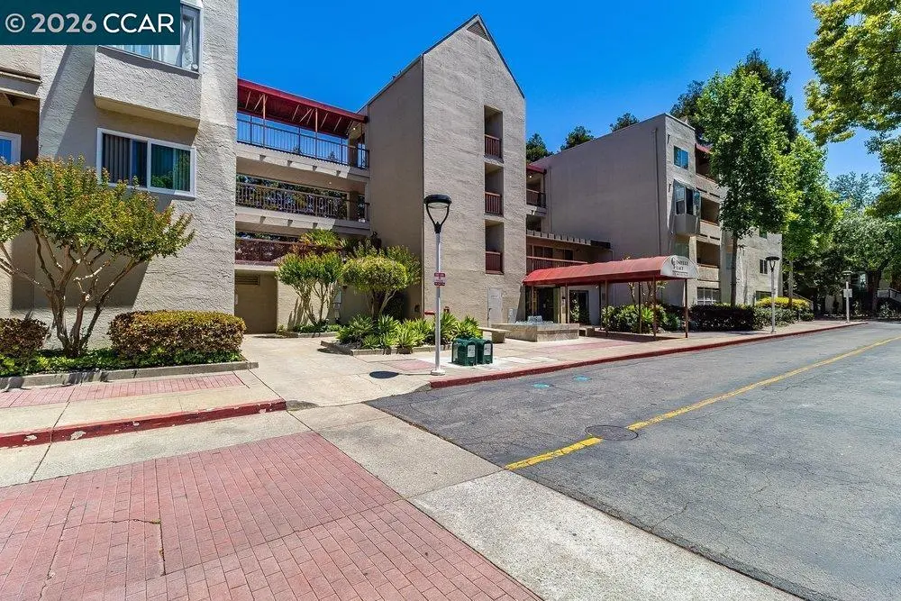 Condominium for sale at 3173 Wayside Plaza 301, Walnut Creek, CA featuring 2 beds and 2 baths
