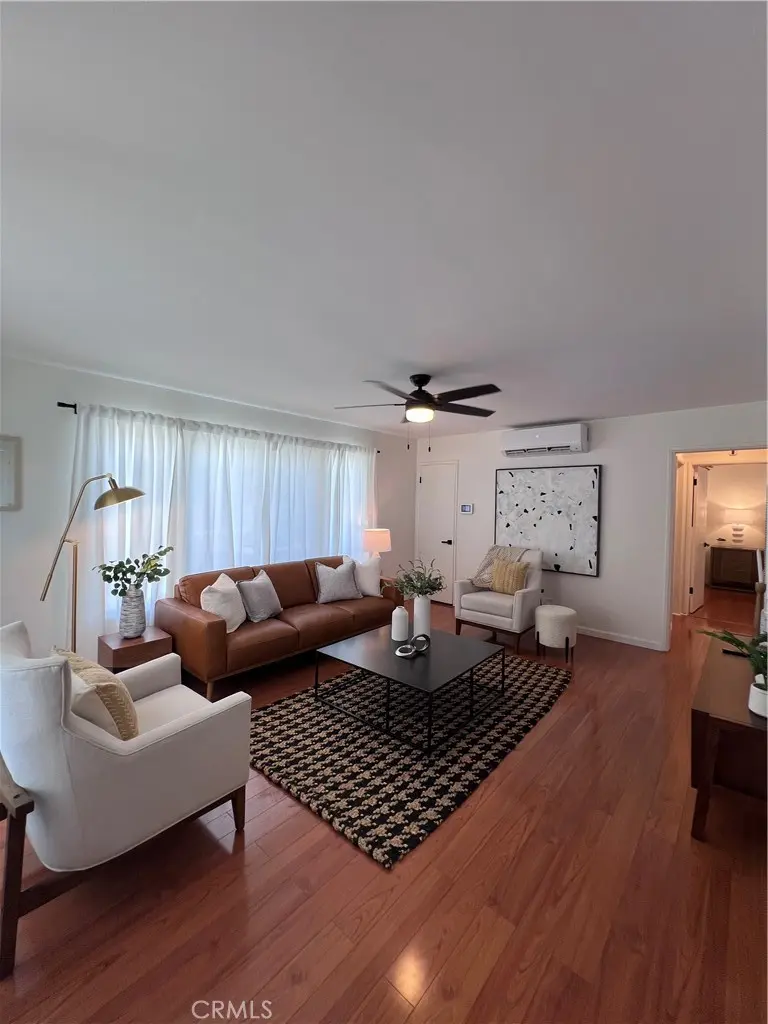 Duplex for rent at 5536 Linden Avenue, Long Beach, CA featuring 2 beds and 1 bath