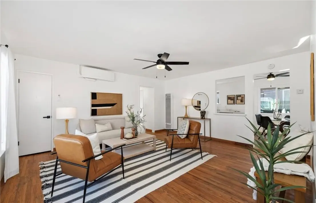 Duplex for rent at 5538 Linden Avenue, Long Beach, CA featuring 2 beds and 1 bath
