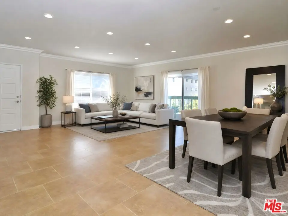 5354 Lindley Avenue 301, Encino, CA — listing photo 1
