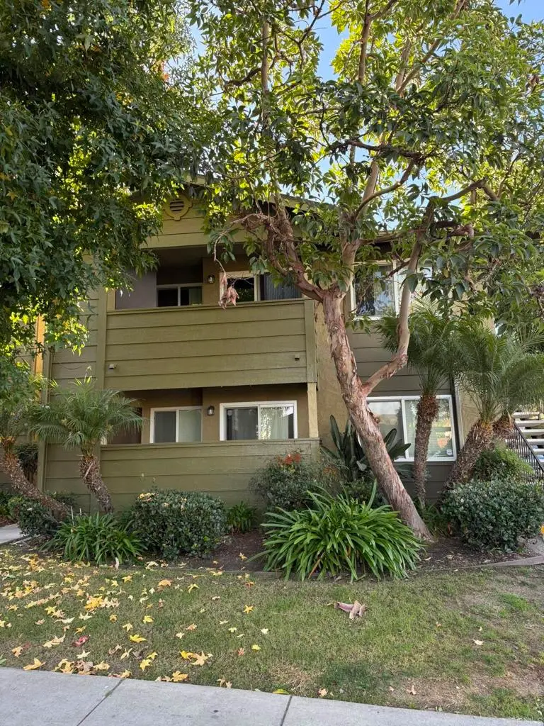 190 Avenida Descanso A, Oceanside, CA — listing photo 1