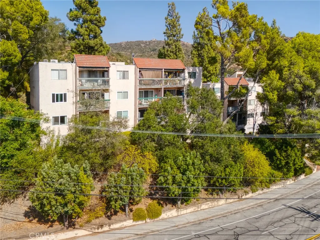 2940 N Verdugo 206, Glendale, CA — listing photo 1