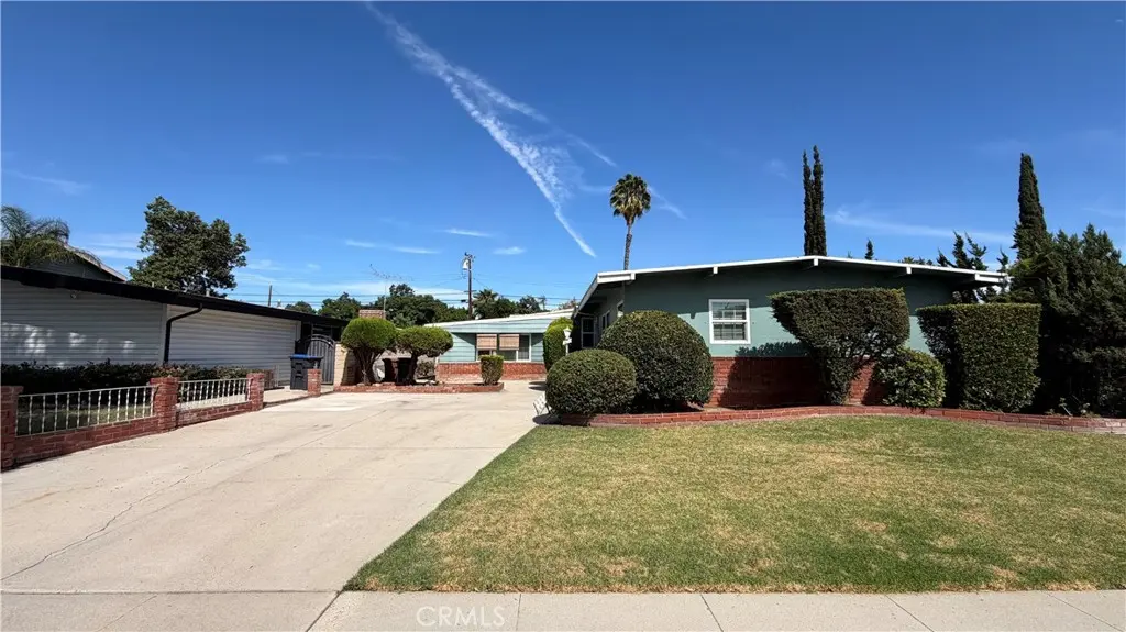 Single Family Residence for rent at 624 Maertin Lane, Fullerton, CA featuring 3 beds and 2 baths