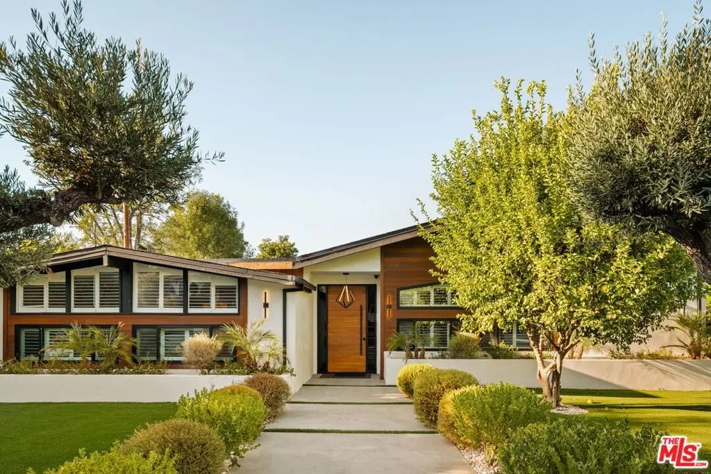 23283 Erwin Street, Los Angeles, CA — listing photo 1