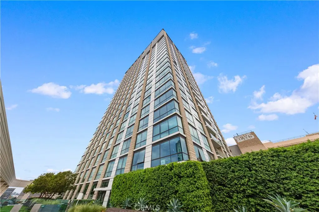 Condominium for sale at 400 S Broadway 1607, Los Angeles, CA featuring 1 bed and 1 bath