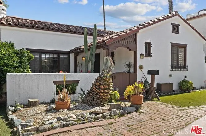 11146 Huston Street, Studio City, CA — listing photo 1