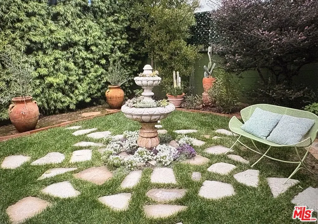 Residential Lease for rent at 777 El Medio Avenue, Los Angeles, CA and 1 bath