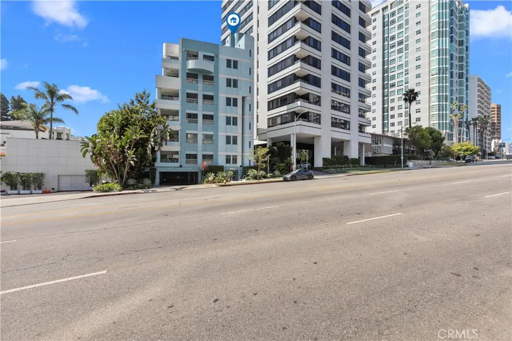 Condominium for sale at 10336 Wilshire 703, Los Angeles, CA featuring 3 beds and 2 baths