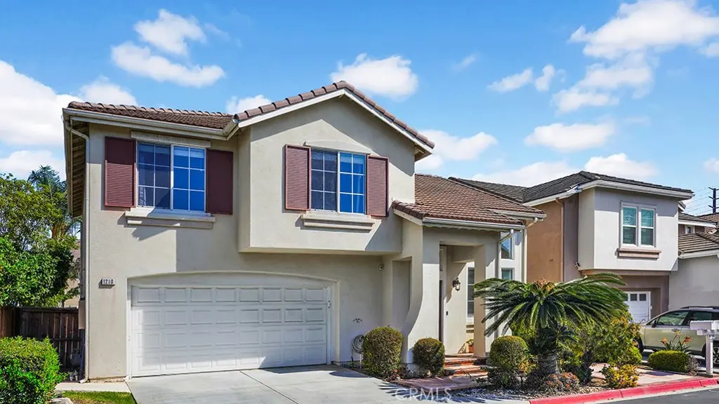 Single Family Residence for rent at 1210 Citrus, Costa Mesa, CA featuring 3 beds and 3 baths