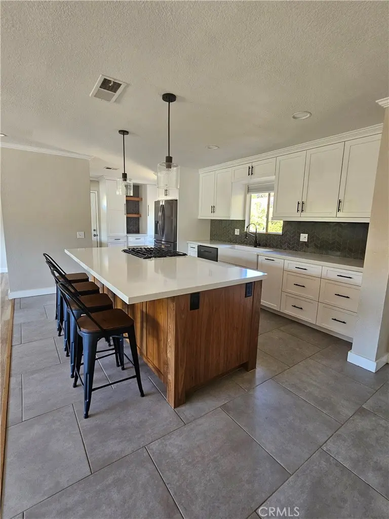 1733 Hillcrest Lane, Fallbrook, CA — listing photo 1