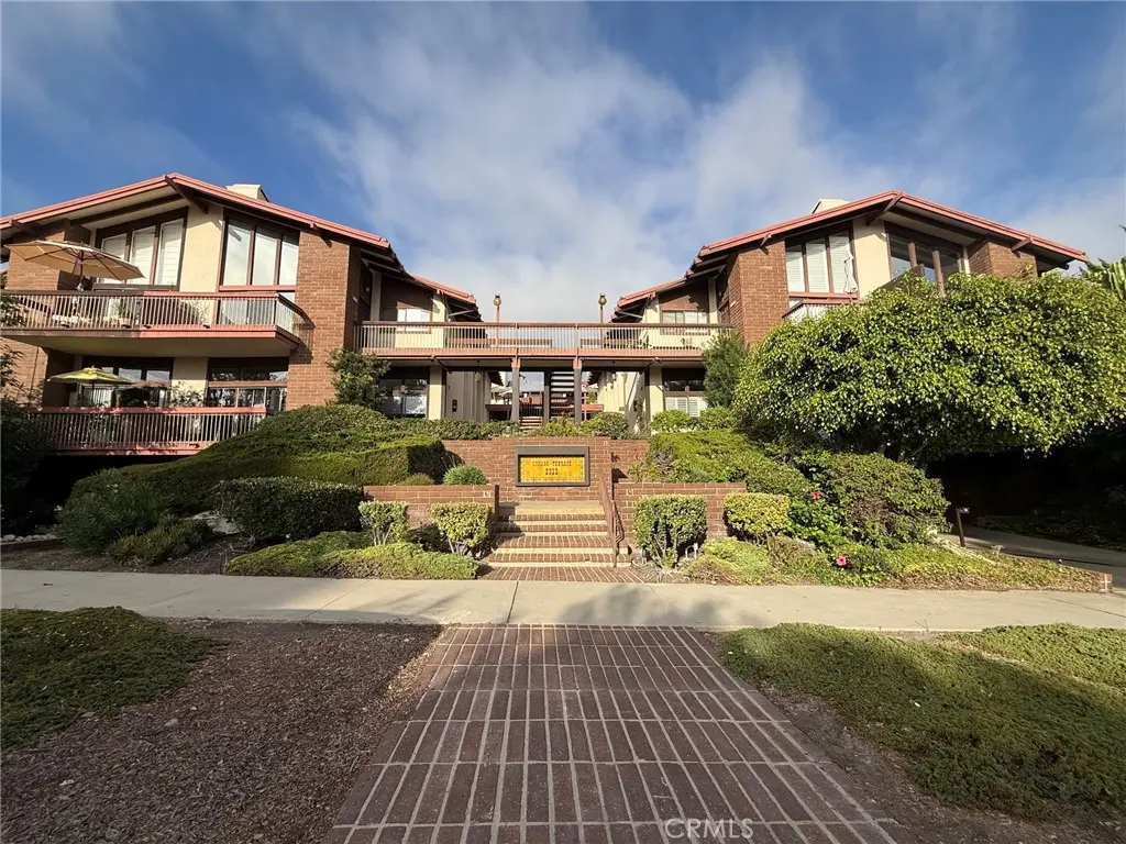 Condominium for rent at 2322 Palos Verdes W 105, Palos Verdes Estates, CA featuring 2 beds and 2 baths