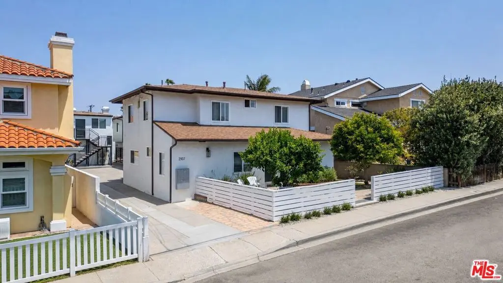 2107 Pullman Lane B, Redondo Beach, CA — listing photo 1
