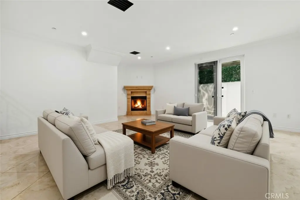 Condominium for rent at 333 Milford Street 105, Glendale, CA featuring 2 beds and 3 baths