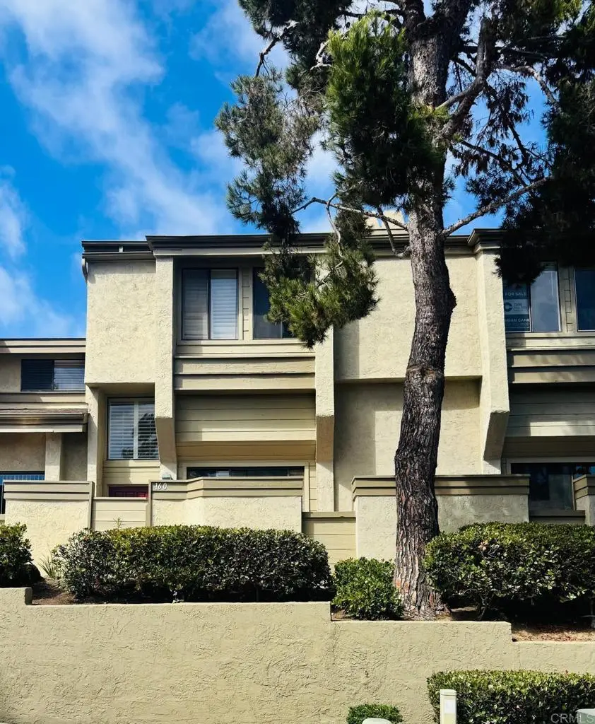 Townhouse for rent at 3324 Caminito Eastbluff 160, La Jolla, CA featuring 3 beds and 3 baths