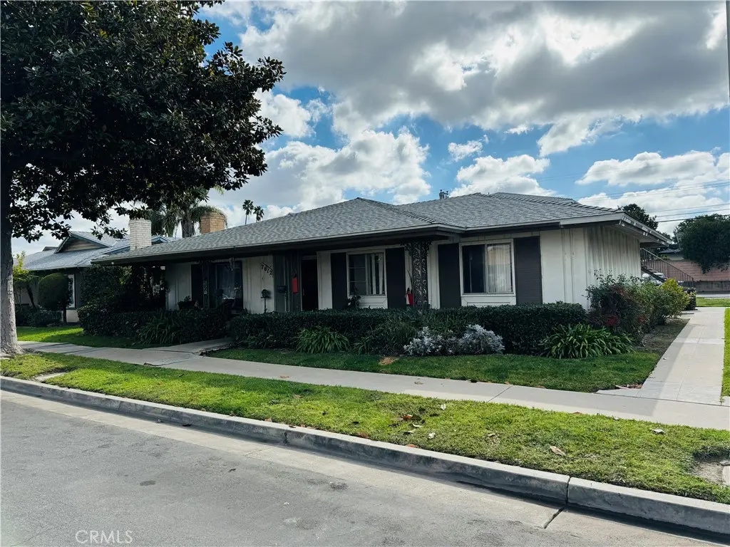 7612 Amazon 2, Huntington Beach, CA — listing photo 1