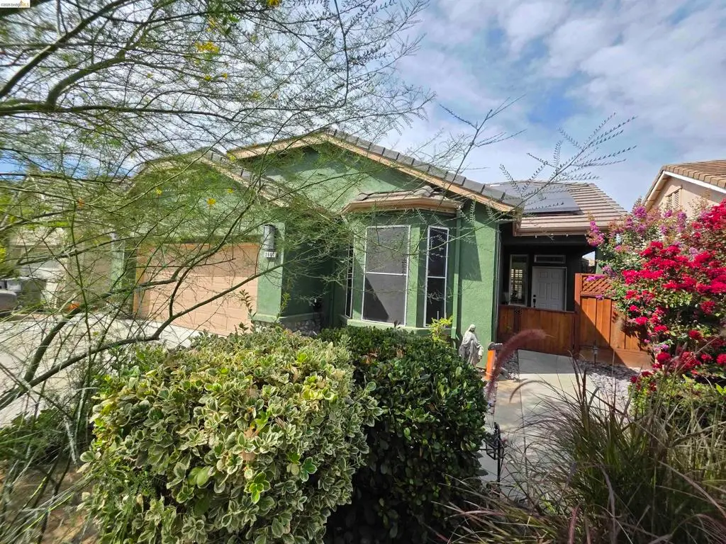 2607 Glow Rd, Riverbank, CA — listing photo 1