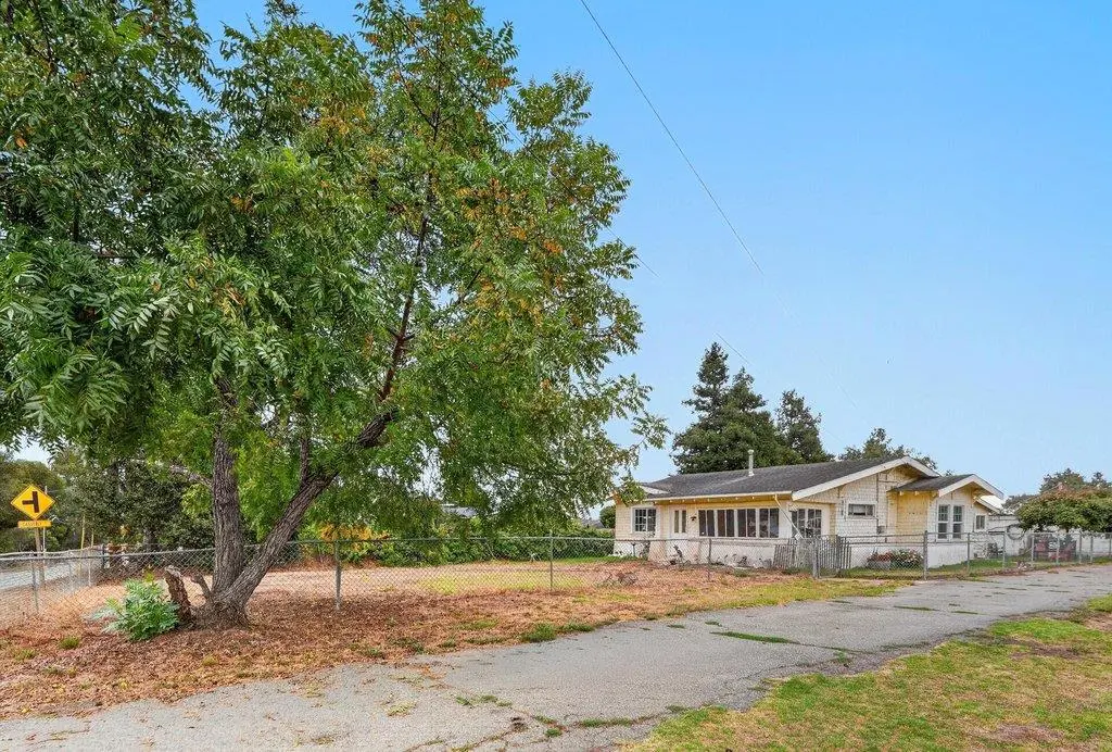 Single Family Residence for sale at 897 Green Valley Road, Watsonville, CA featuring 3 beds and 1 bath