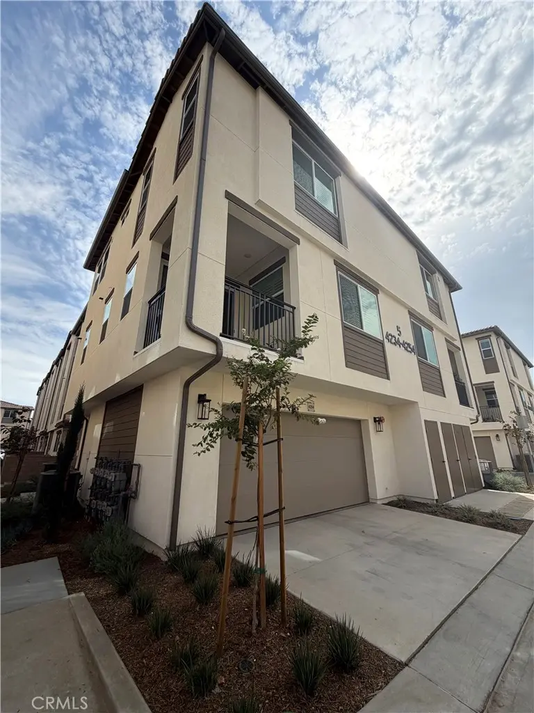 Condominium for rent at 4254 Jasmine Lane, Arcadia, CA featuring 2 beds and 3 baths