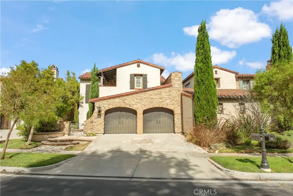Single Family Residence for rent at 41 Hidden Trl, Irvine, CA featuring 4 beds and 5 baths