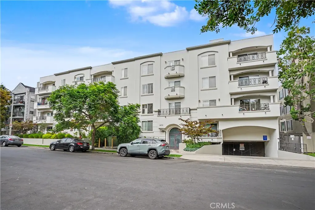 Residential Lease for rent at 1878 Greenfield Avenue 204, Los Angeles, Los Angeles County, CA featuring 3 beds and 3 baths