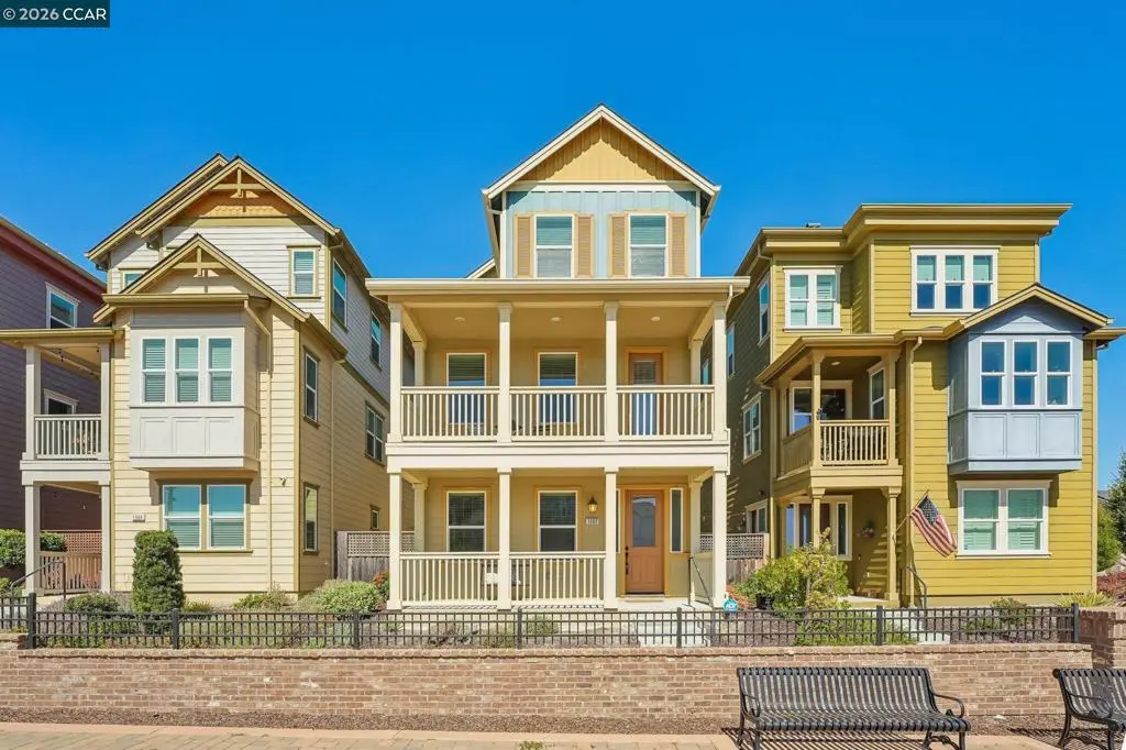 Single Family Residence for sale at 1902 Shasta Ln, Hercules, CA featuring 4 beds and 4 baths