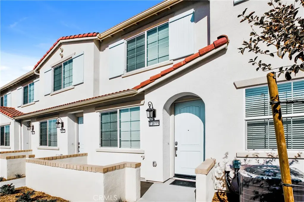 Townhouse for rent at 24699 Amor Court, Wildomar, CA featuring 2 beds and 3 baths