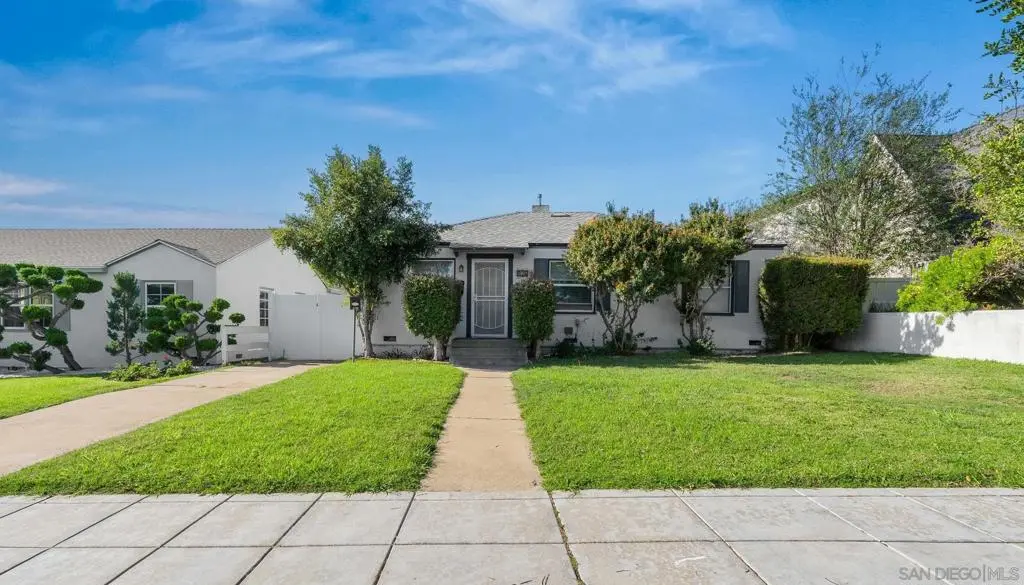 Single Family Residence for sale at 326 H Ave, Coronado, CA featuring 4 beds and 2 baths