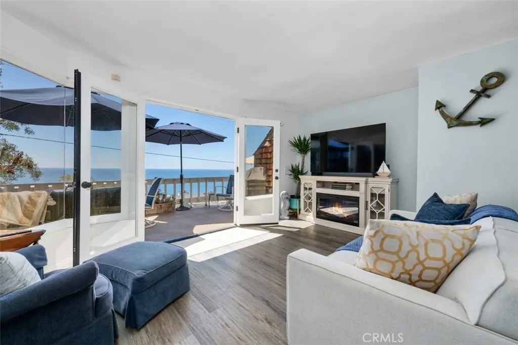 2430 Glenneyre, Laguna Beach, CA — listing photo 1