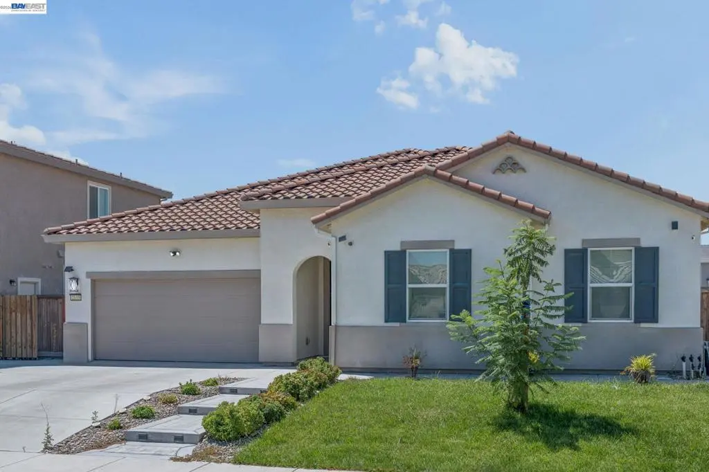 Single Family Residence for sale at 2133 Day Lily Ave, Manteca, CA featuring 3 beds and 3 baths