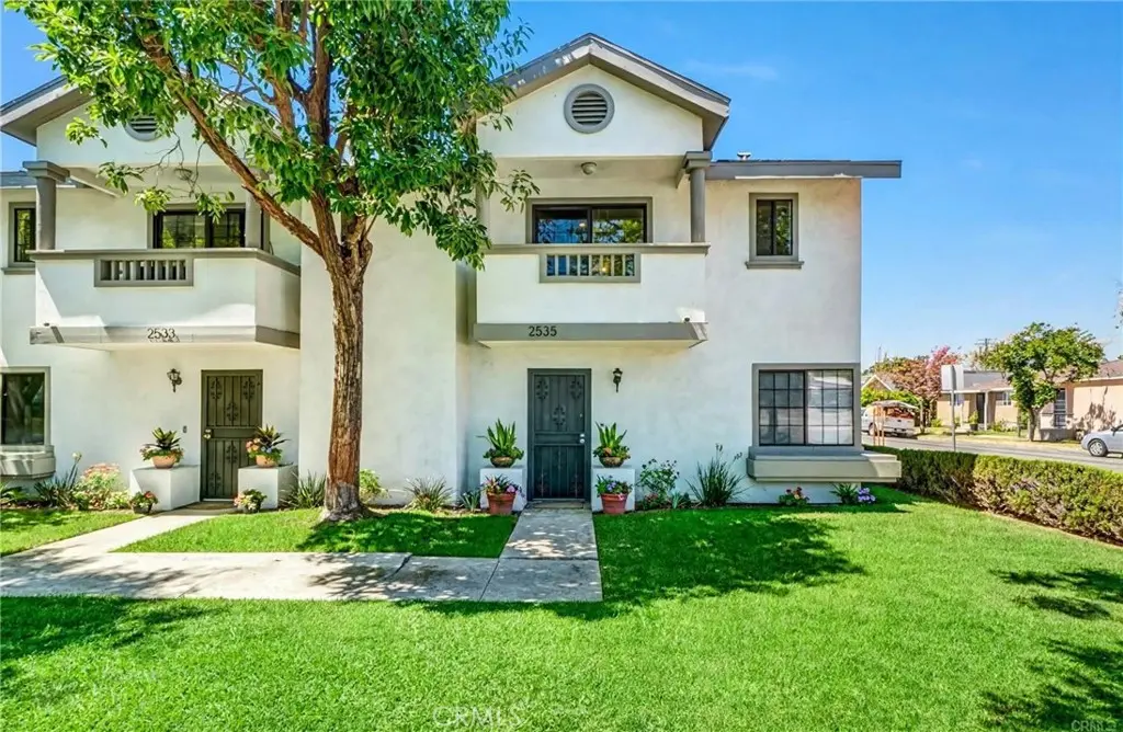 2535 California Avenue 1, Signal Hill, CA — listing photo 1