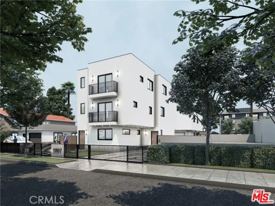 2637 S Longwood Avenue, Los Angeles, CA — listing photo 1
