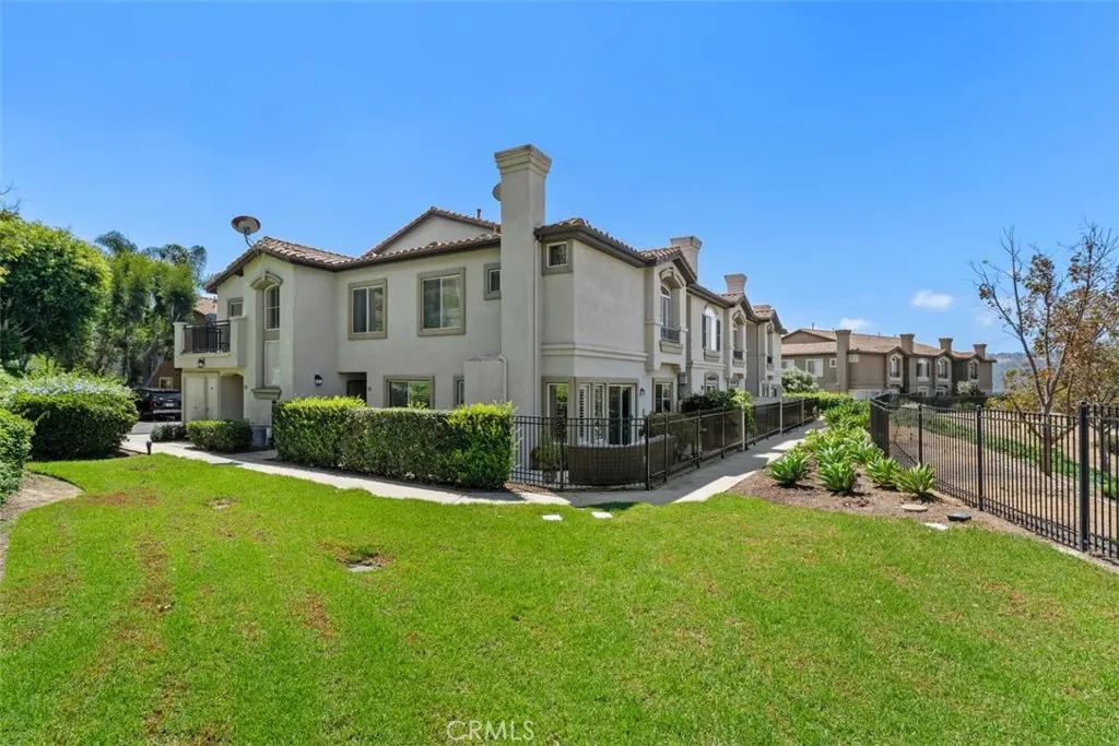 Townhouse for rent at 65 Vellisimo, Aliso Viejo, CA featuring 3 beds and 3 baths