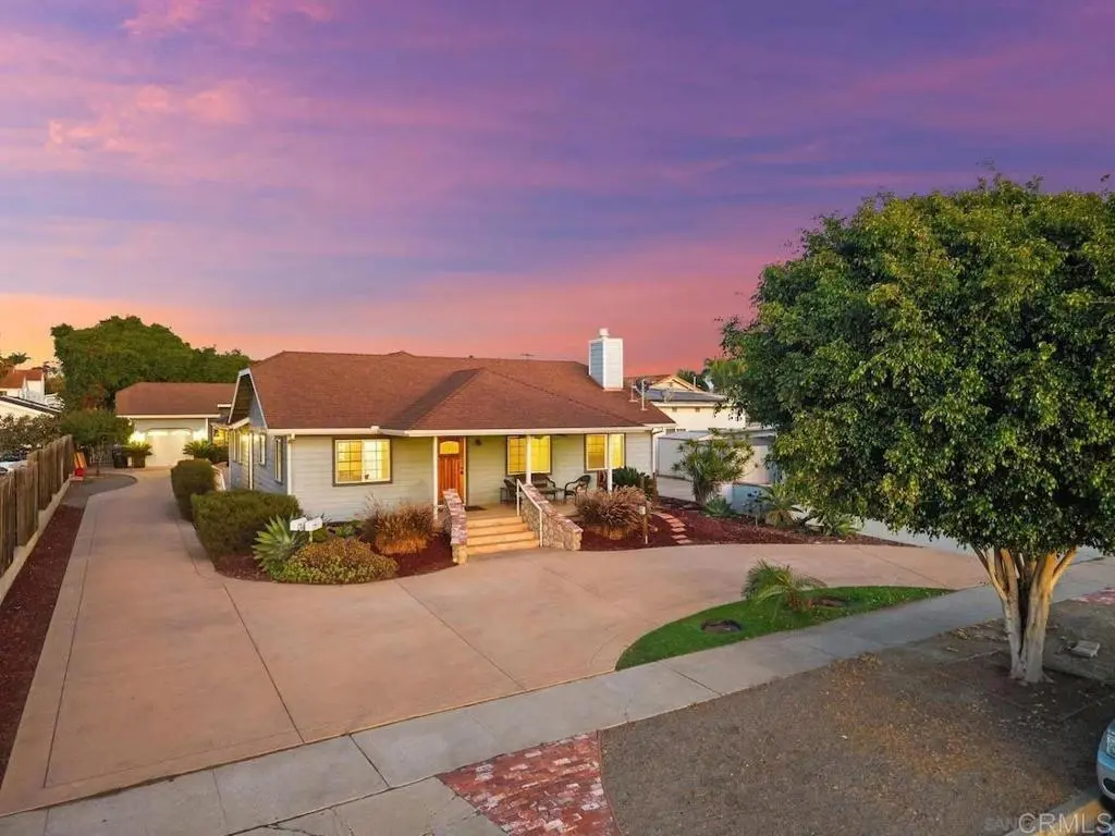 Mixed Use for rent at 639 1st Avenue, Chula Vista, CA featuring 3 beds and 2 baths