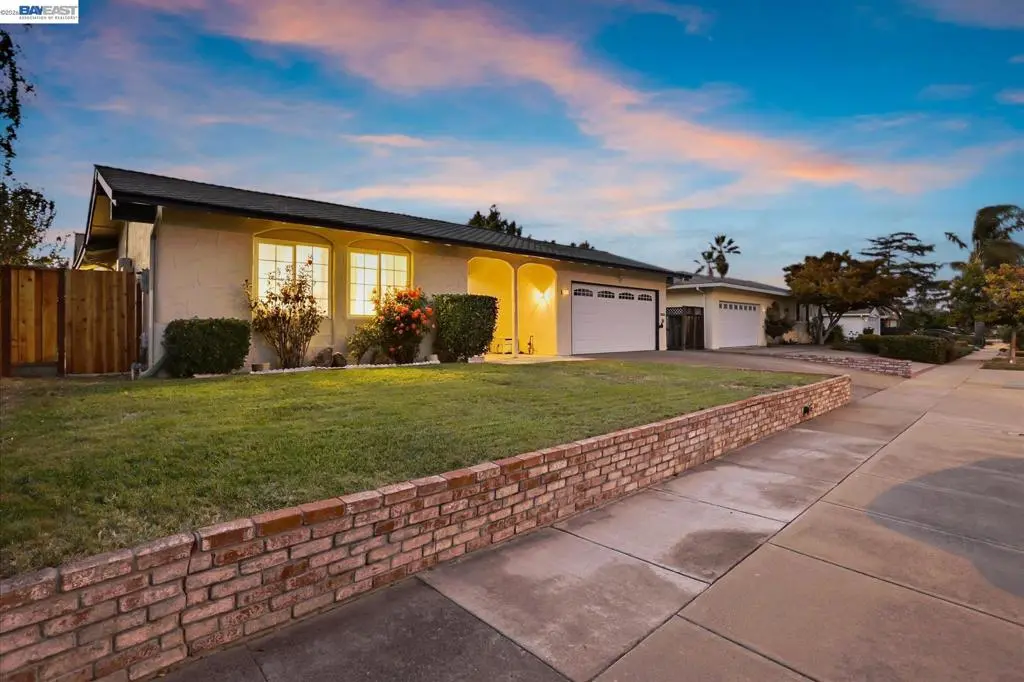 Single Family Residence for sale at 5261 Sussex Pl, Newark, CA featuring 5 beds and 3 baths