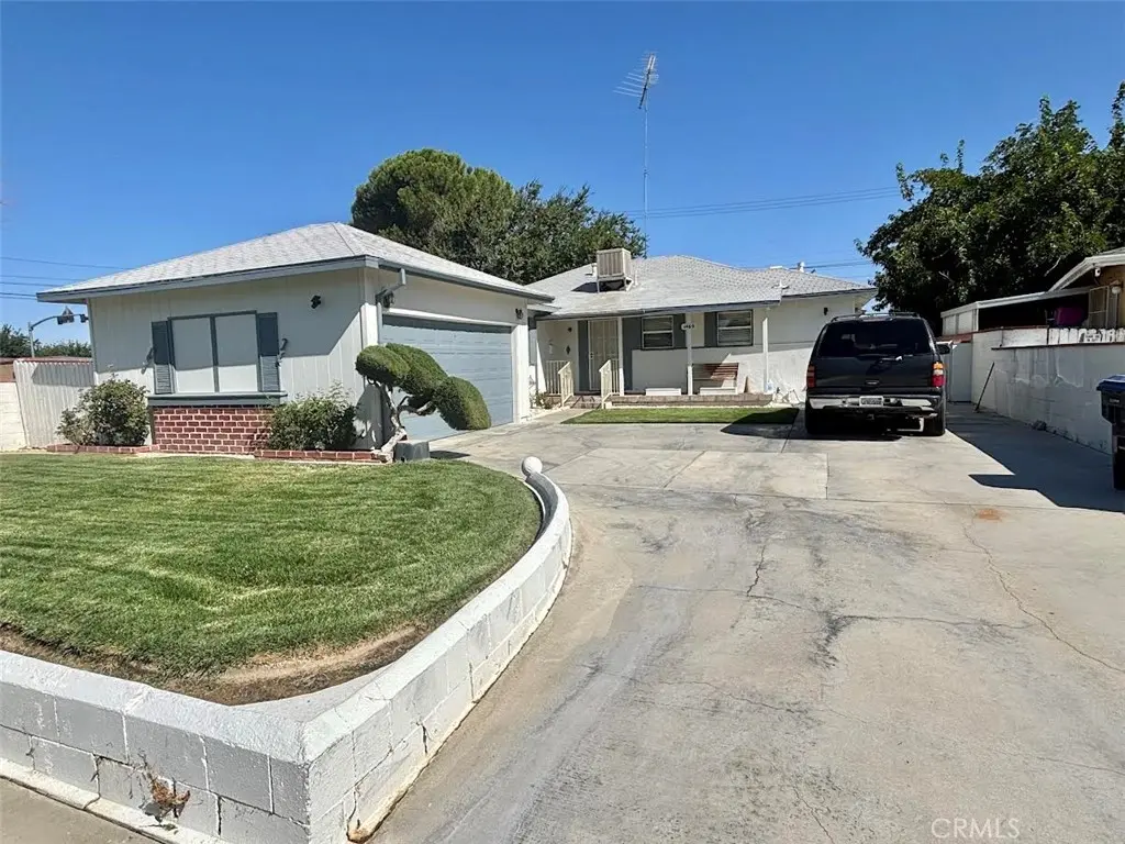1469 Boyden, Lancaster, CA — listing photo 1