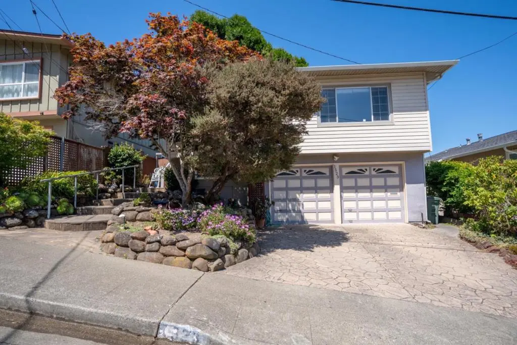 1523 Valdez Way, Pacifica, CA — listing photo 1